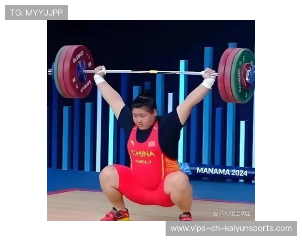 举重女子组冠军双臂轻松举起纪录重量，被封“钢铁女王”